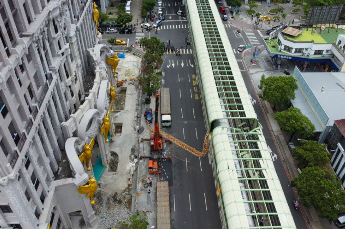 吊臂砸中捷調查曝！手動煞車要15秒 運安會：列車12秒就撞上
